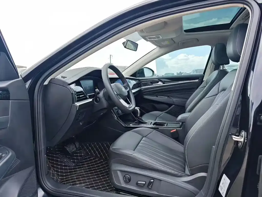 Volkswagen Passat 2024 из CN, фото 4