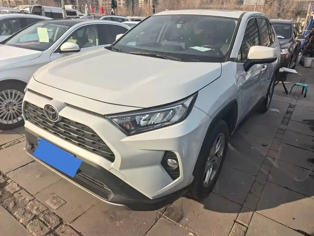 Toyota RAV4 2021 из CN, фото 1