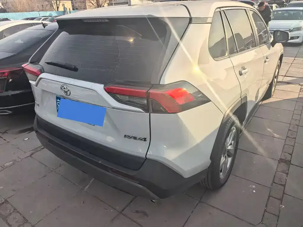 Toyota RAV4 2021 из CN, фото 8