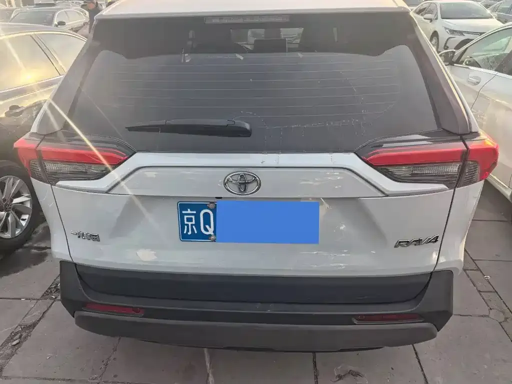 Toyota RAV4 2021 из CN, фото 7