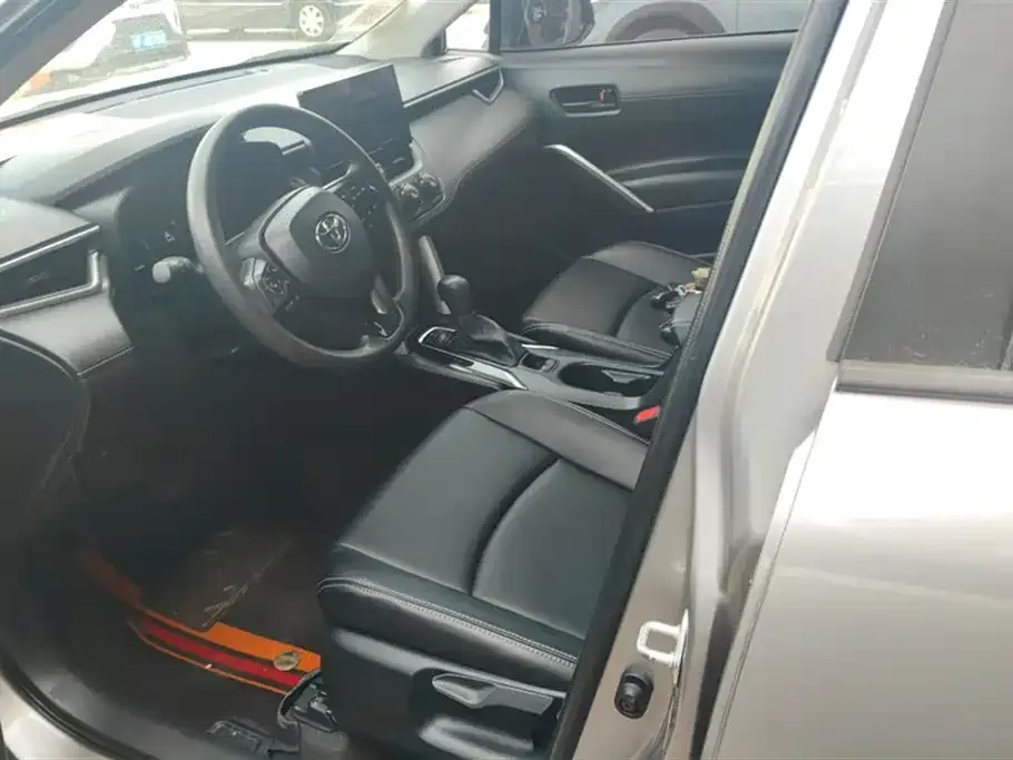 Toyota Corolla Cross — фото 2