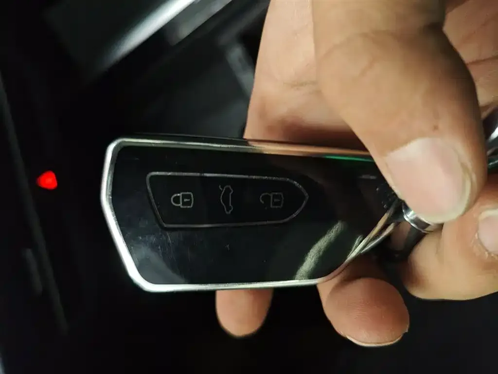 Volkswagen Magotan 2025 из CN, фото 2