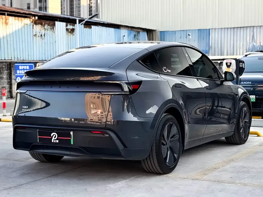 Tesla Model Y — фото 4