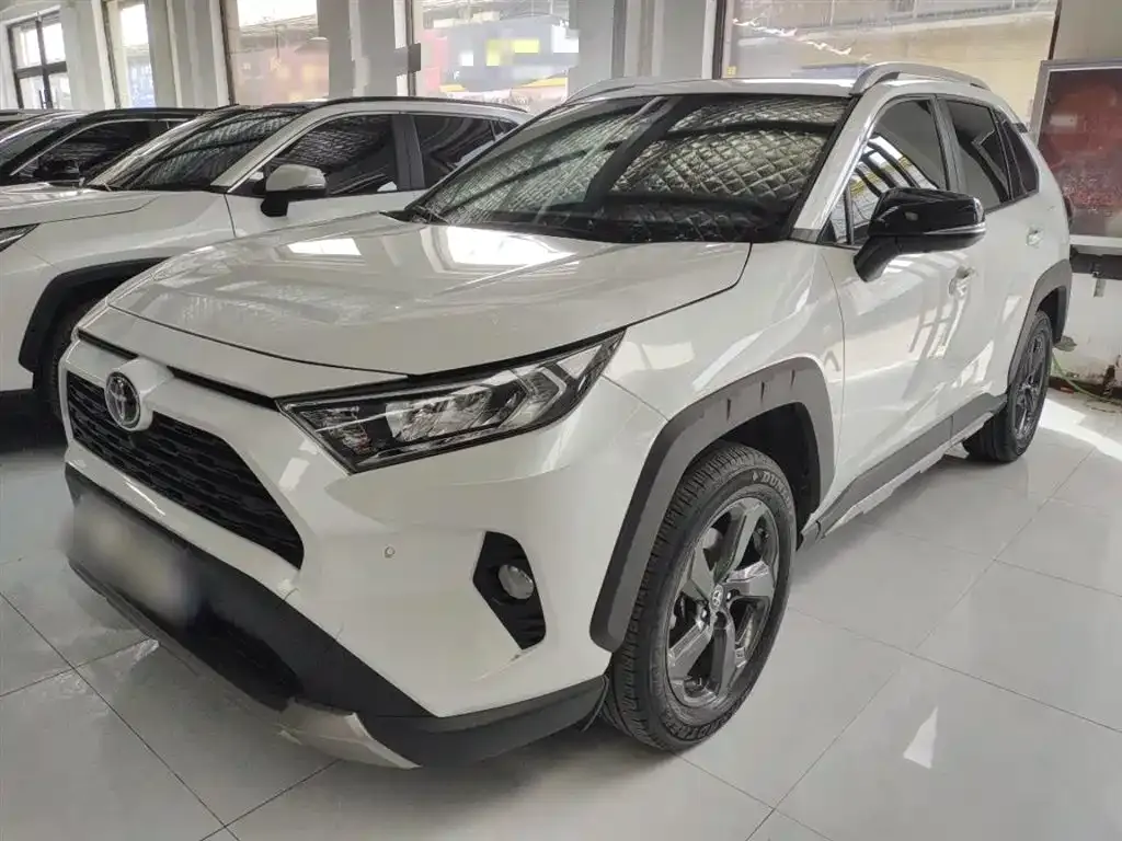 Toyota RAV4 2023 из CN, фото 1