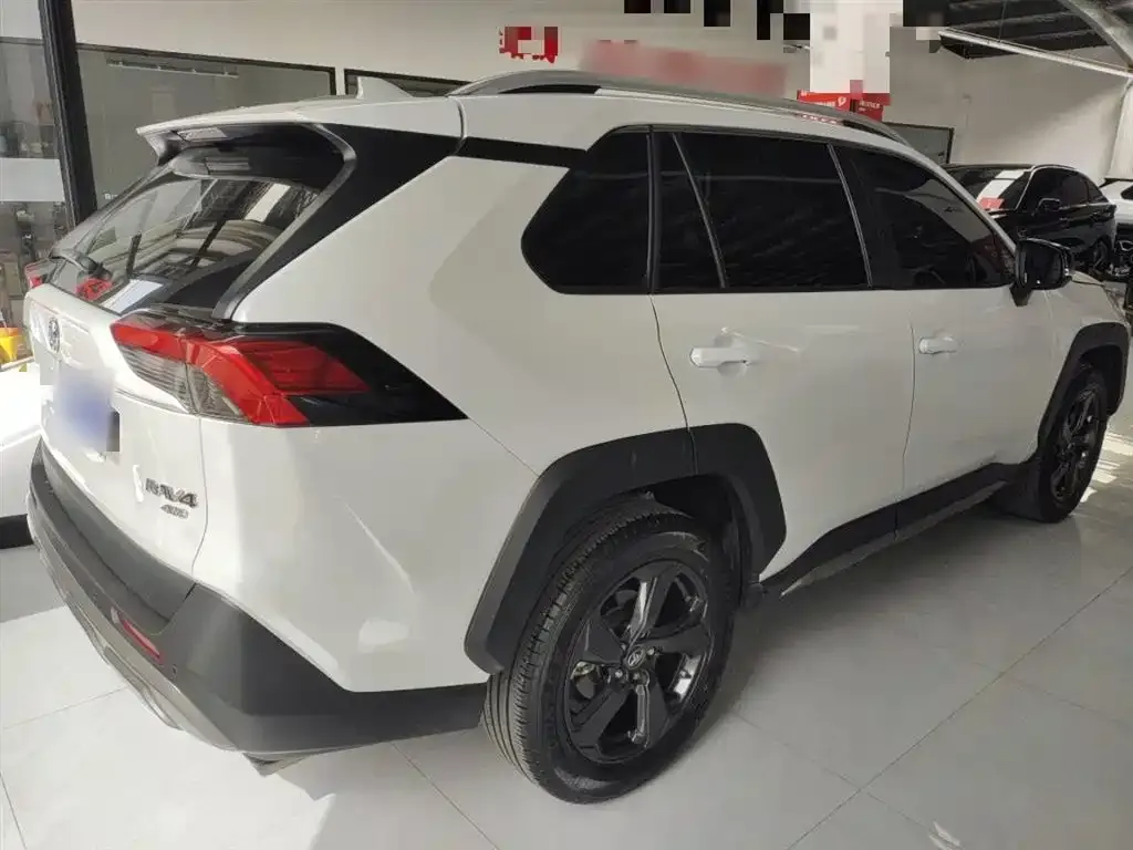 Toyota RAV4 2023 из CN, фото 10