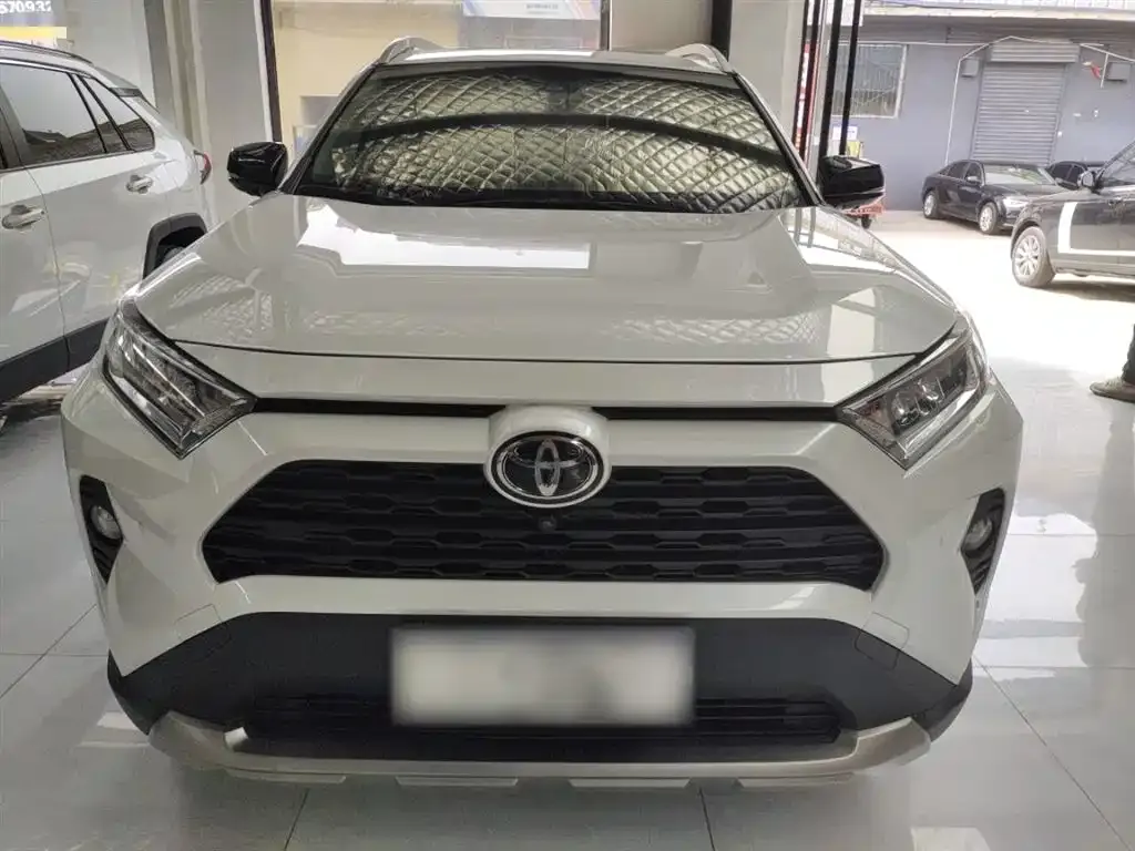 Toyota RAV4 2023 из CN, фото 8