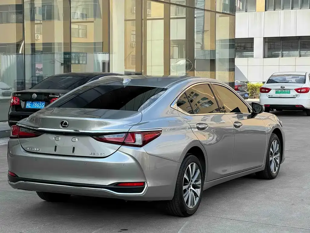 Lexus ES — фото 3