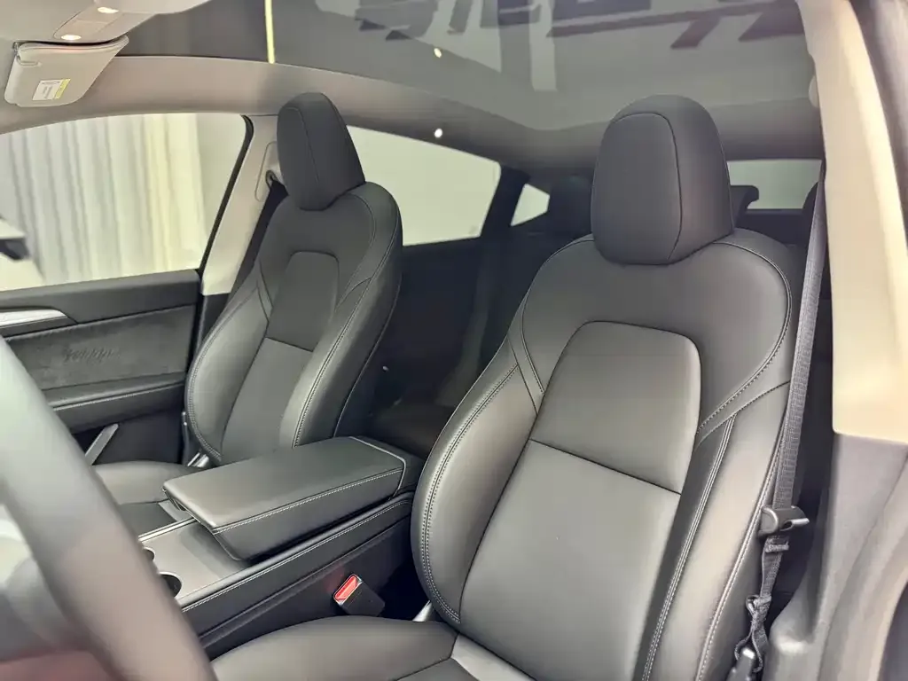 Tesla Model Y 2024 из CN, фото 8