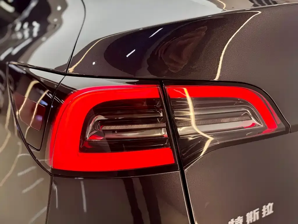 Tesla Model Y 2024 из CN, фото 2