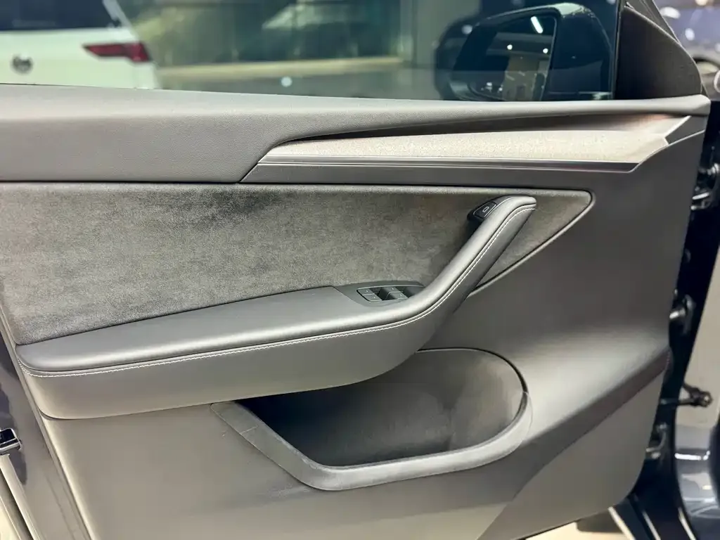 Tesla Model Y 2024 из CN, фото 4