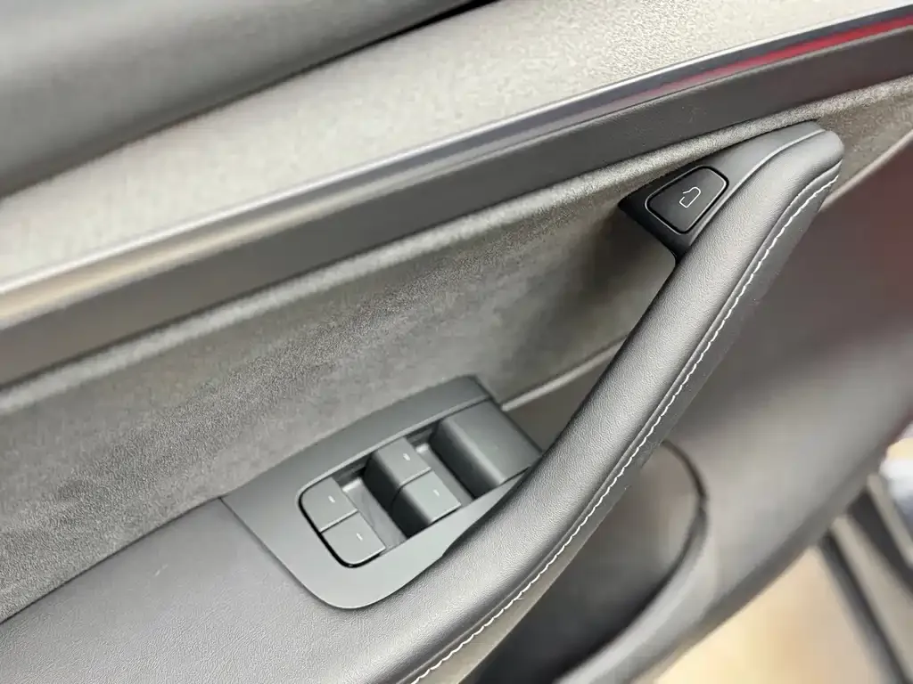 Tesla Model Y 2024 из CN, фото 7