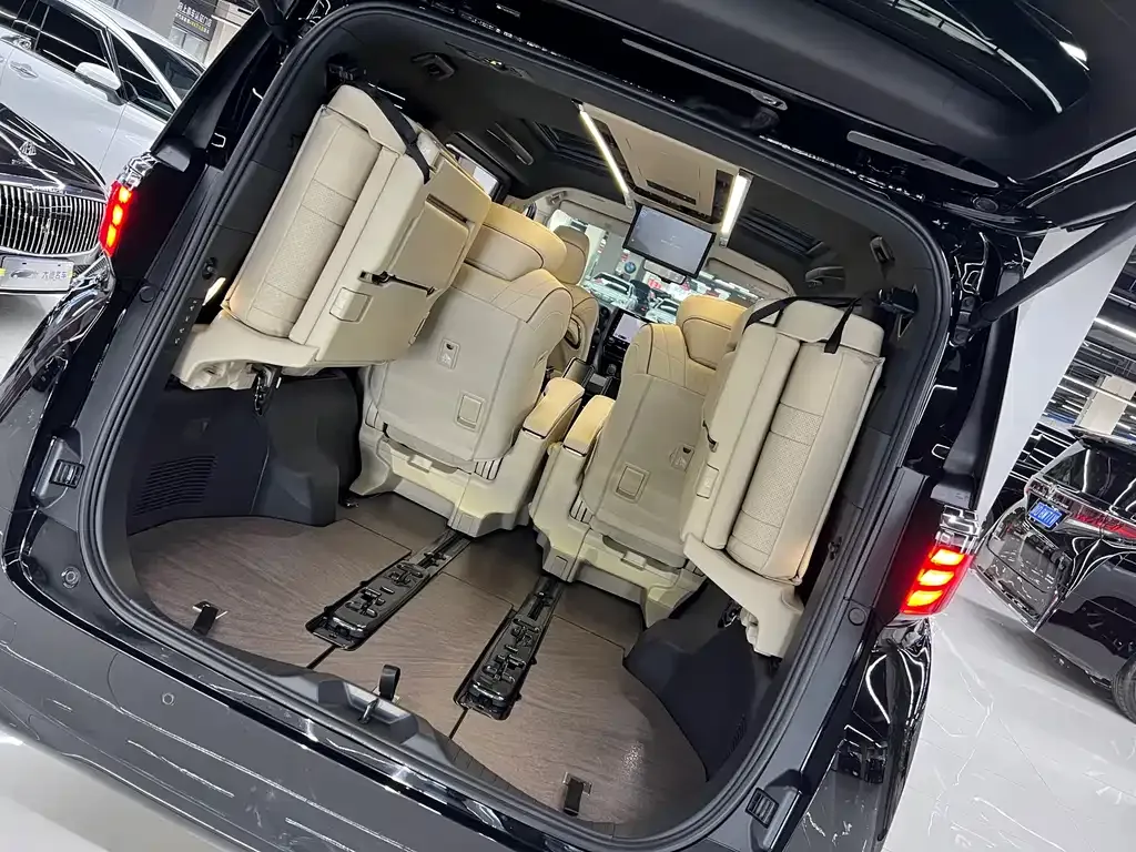 Toyota Alphard 2024 из CN, фото 9