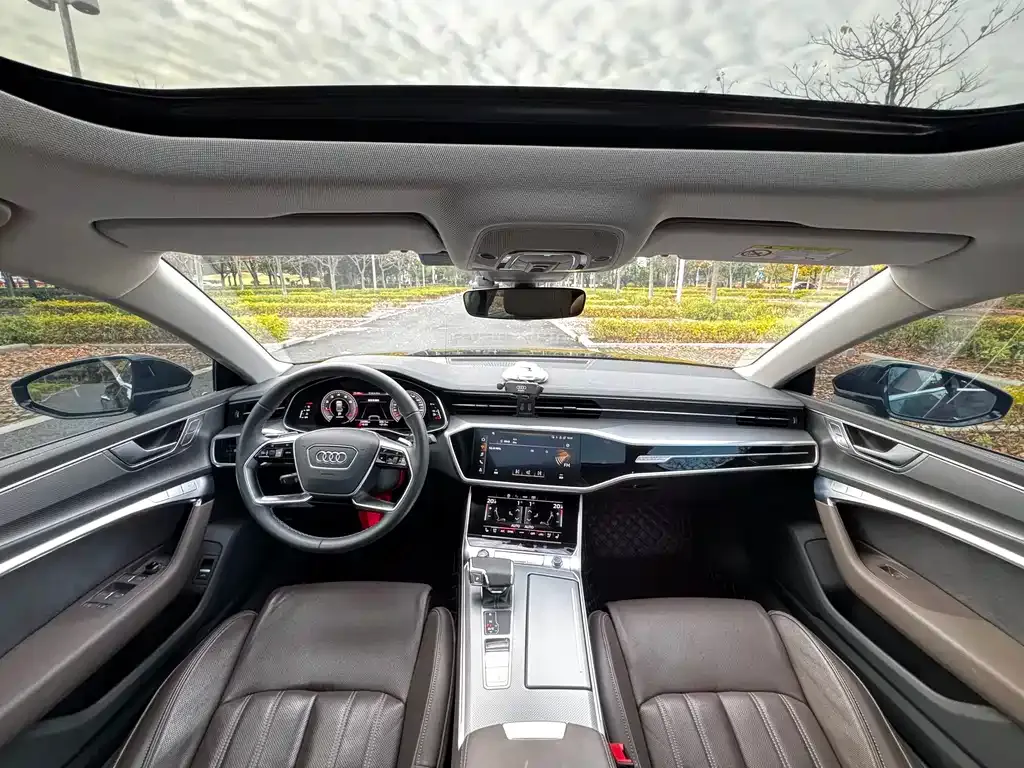 Audi A7L 2023 из CN, фото 5