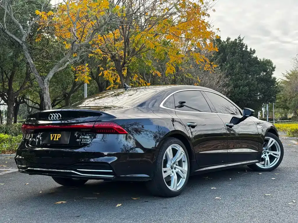 Audi A7L 2023 из CN, фото 8