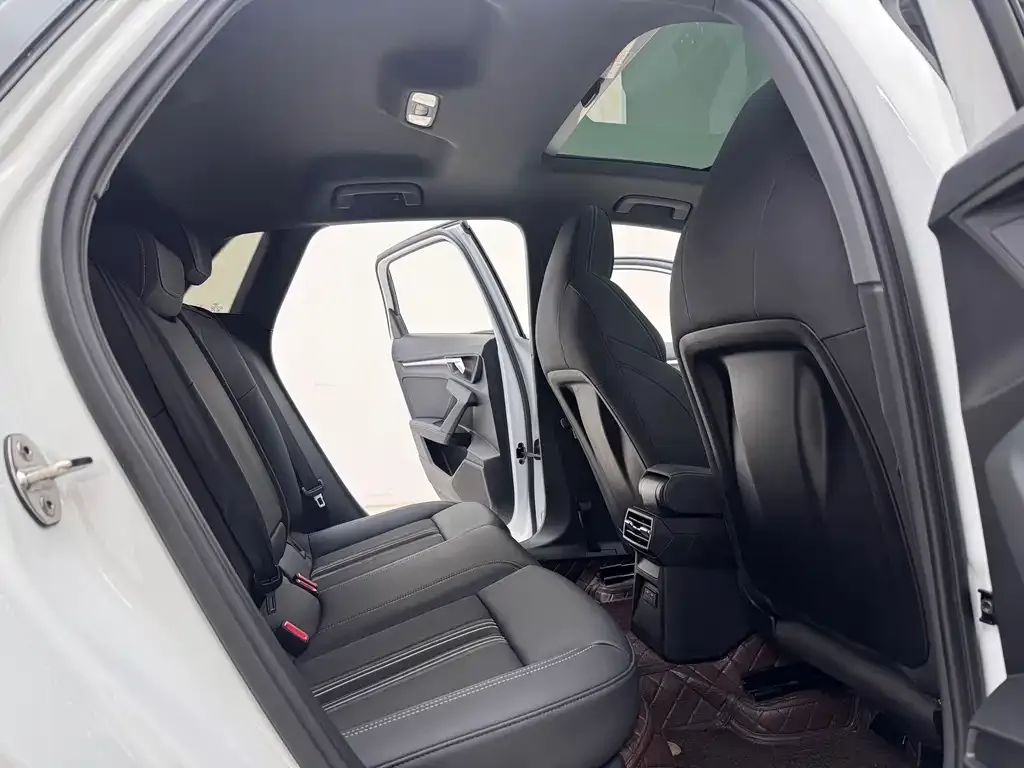 Audi A3 2023 из CN, фото 8