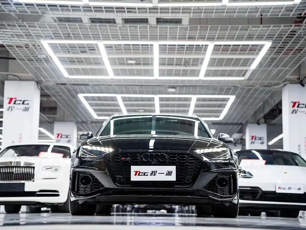 Audi RS 4 2023 из CN, фото 5