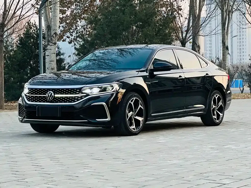 Volkswagen Passat — фото 1