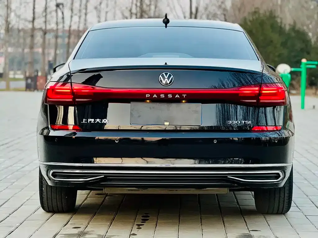 Volkswagen Passat — фото 8