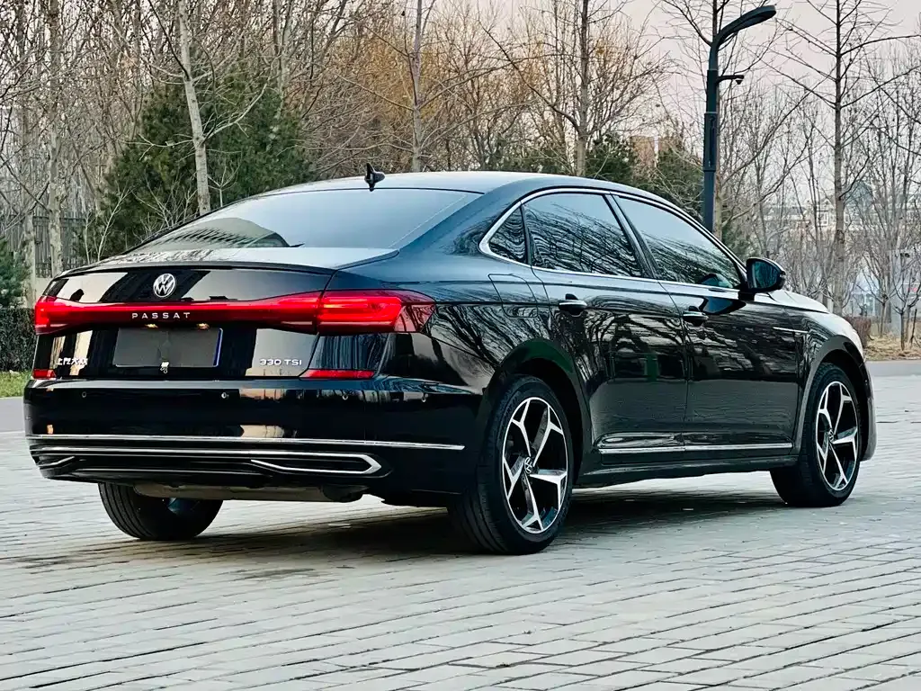 Volkswagen Passat — фото 9