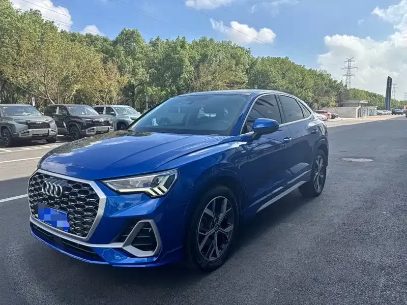 Audi Q3 Sportback 2021 из CN, фото 1