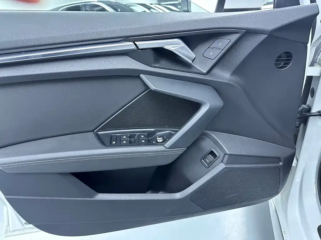 Audi A3 2023 из CN, фото 5