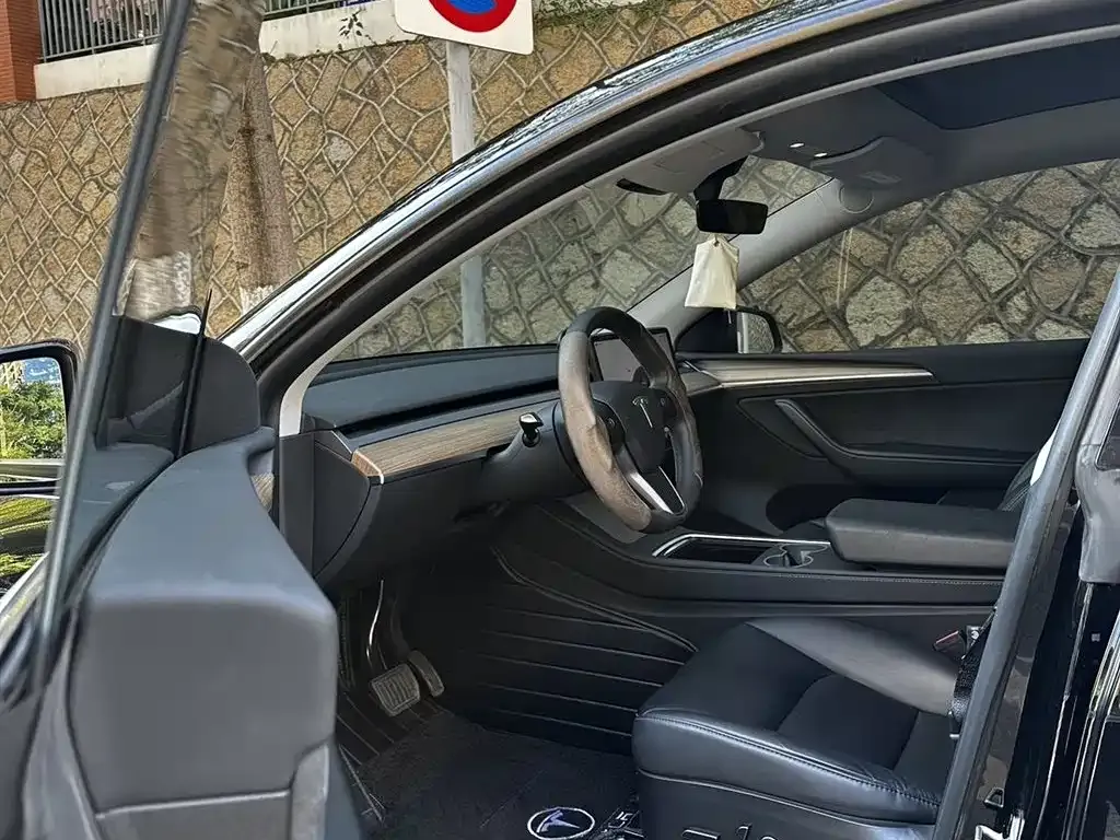 Tesla Model Y 2023 из CN, фото 7