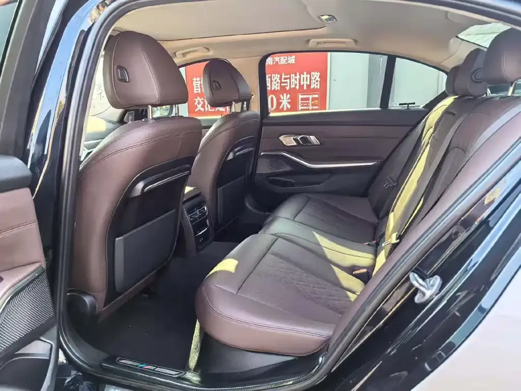 BMW 3 Series 2021 из CN, фото 2