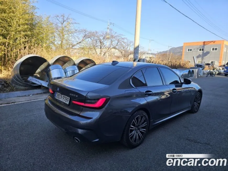 BMW 3-Series 2022 из KR, фото 2