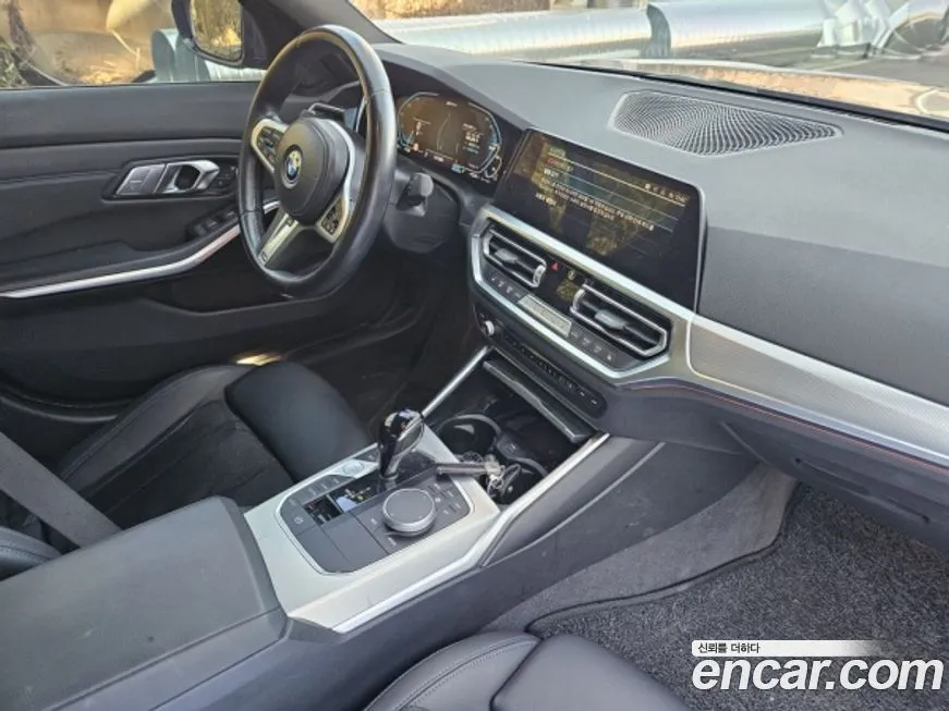 BMW 3-Series 2022 из KR, фото 8