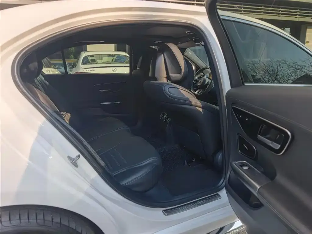 Mercedes-Benz C-Class 2023 из CN, фото 2