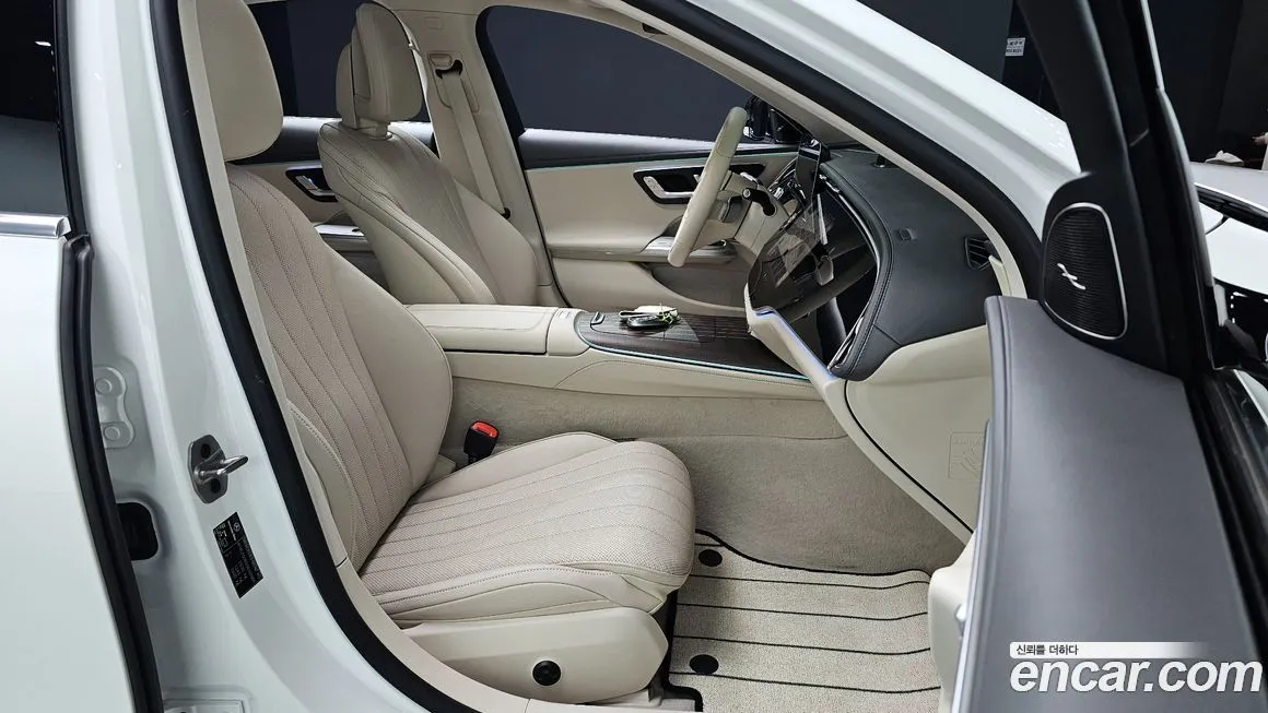 Mercedes-Benz E-Class 2025 из KR, фото 10