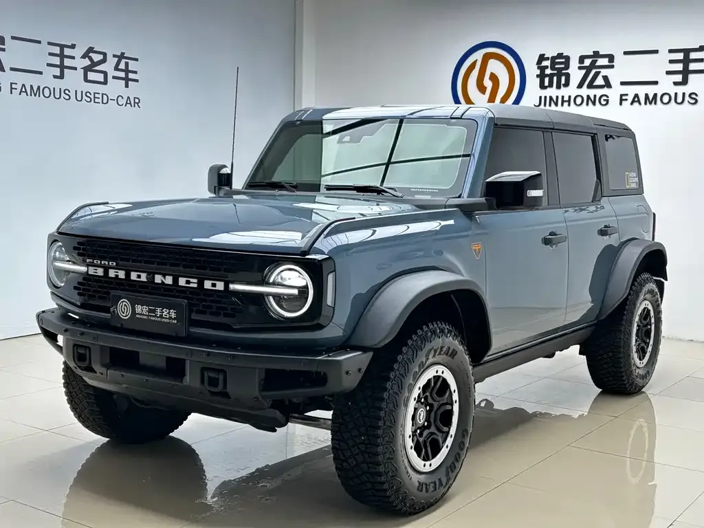 Ford Bronco — фото 1