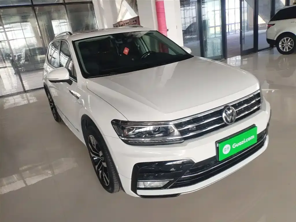 Volkswagen Tiguan L — фото 3