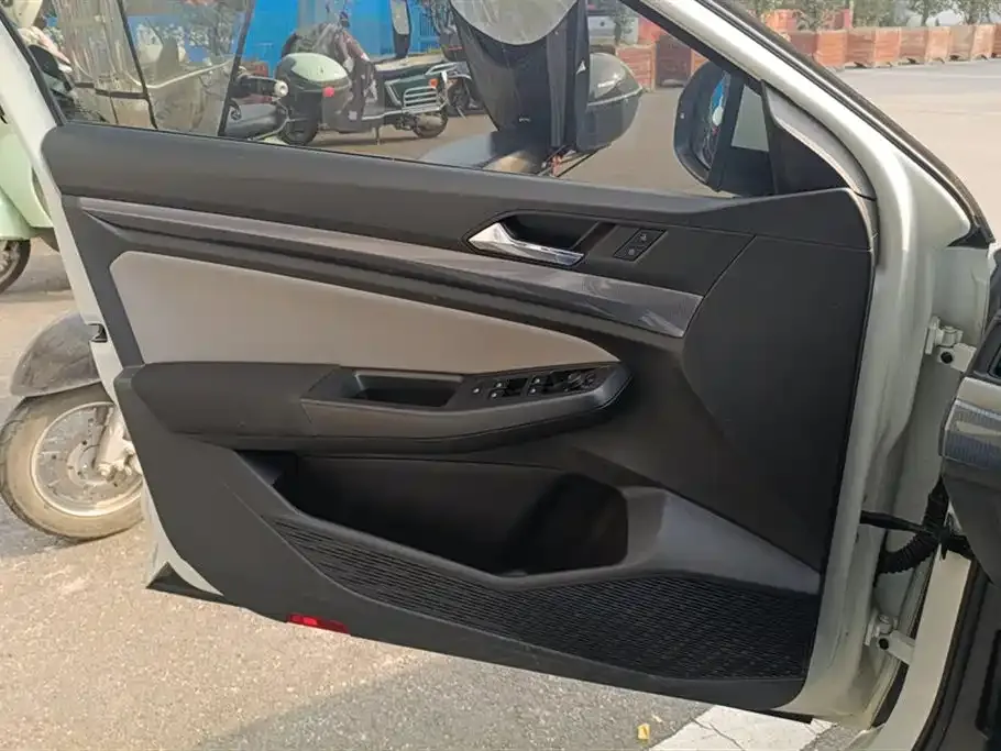 Volkswagen Bora 2023 из CN, фото 7