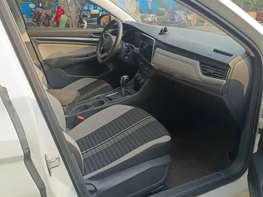 Volkswagen Bora 2023 из CN, фото 8