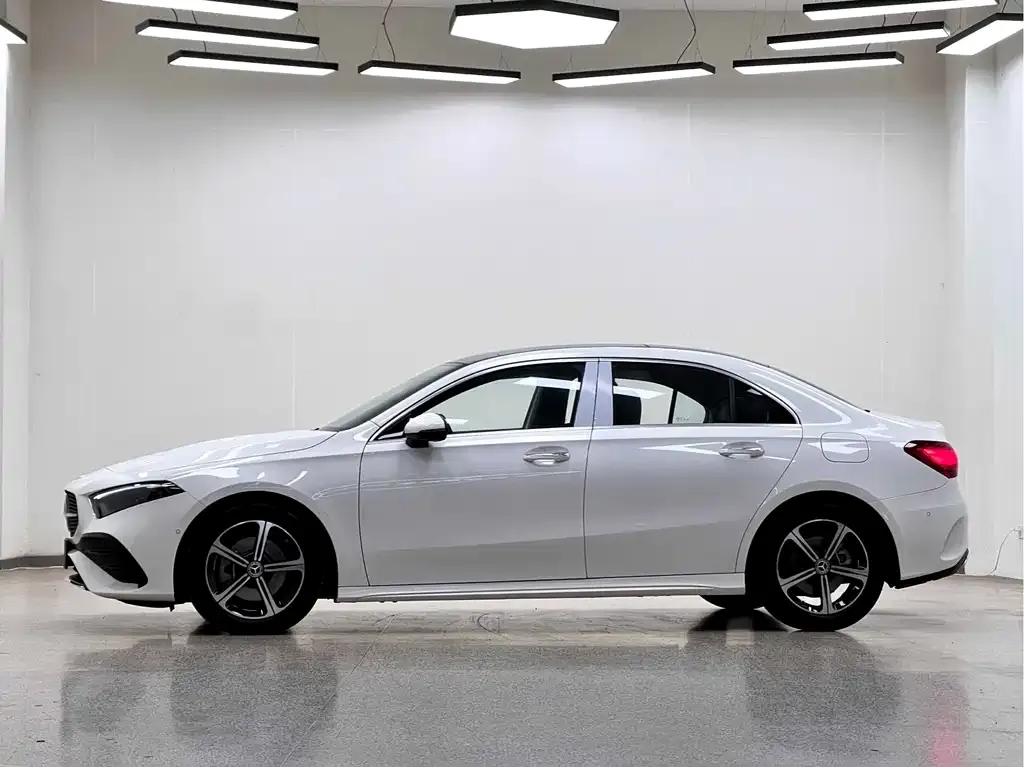 Mercedes-Benz A-Class 2025 из CN, фото 4