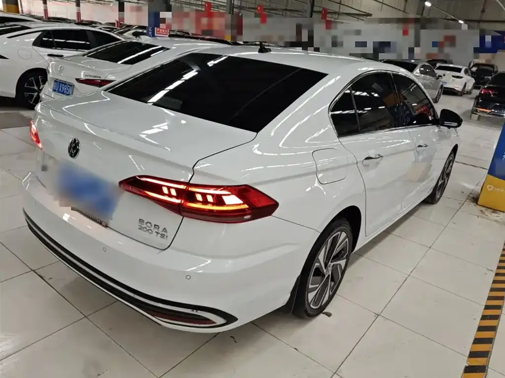 Volkswagen Bora 2024 из CN, фото 7