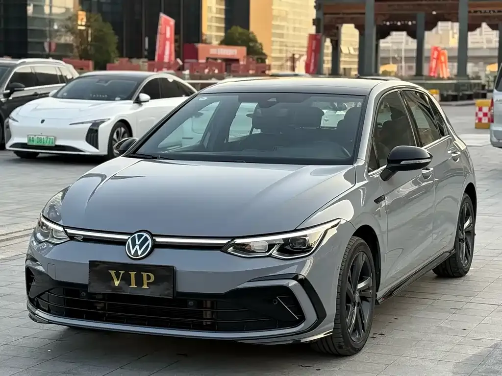 Volkswagen Golf 2024 из CN, фото 1