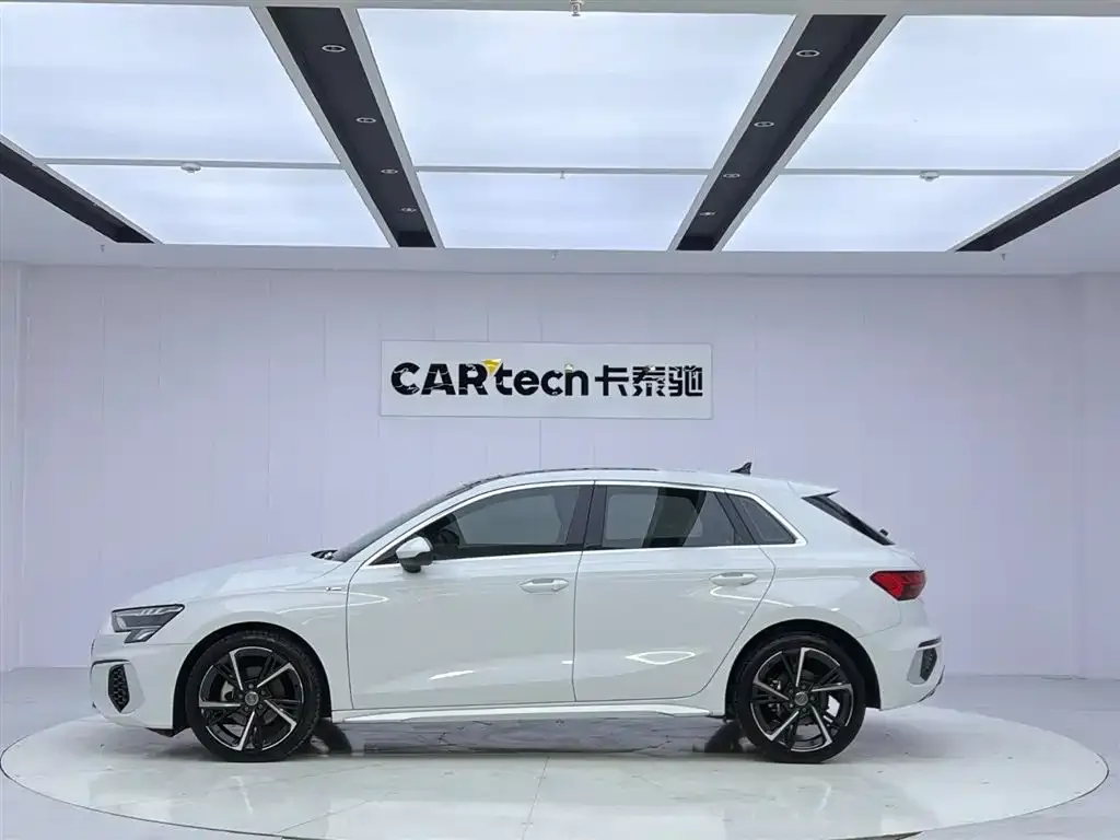Audi A3 2022 из CN, фото 2