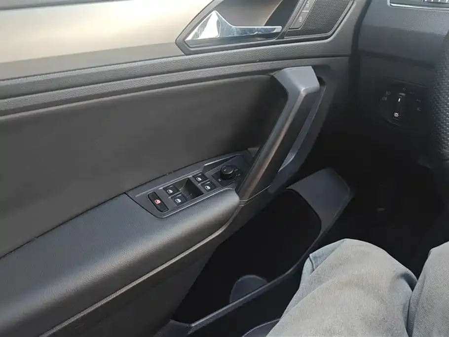 Volkswagen Tiguan L 2021 из CN, фото 4