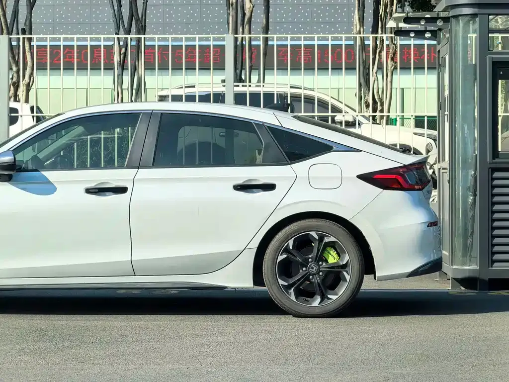Honda Civic — фото 5