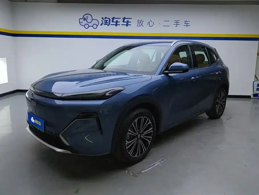 Geely 银河星舰7 — фото 1