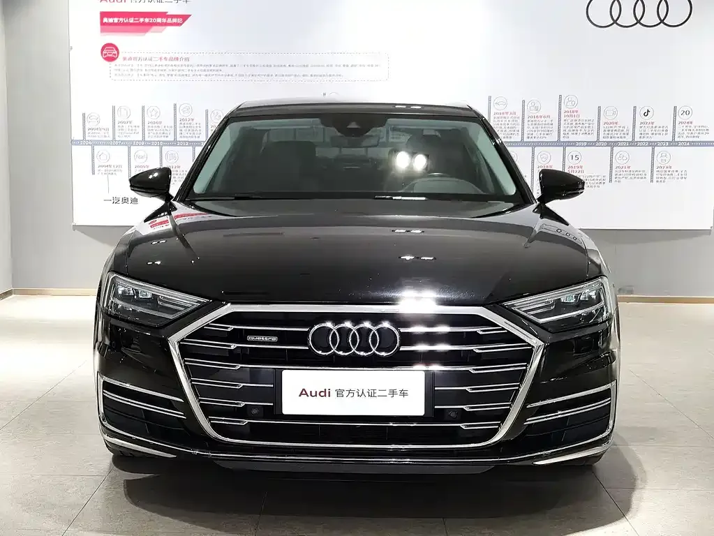 Audi A8 2022 из CN, фото 2