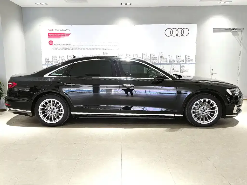 Audi A8 2022 из CN, фото 10