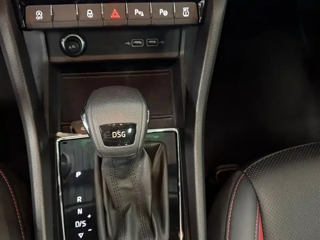 Skoda Karoq 2022 из CN, фото 10