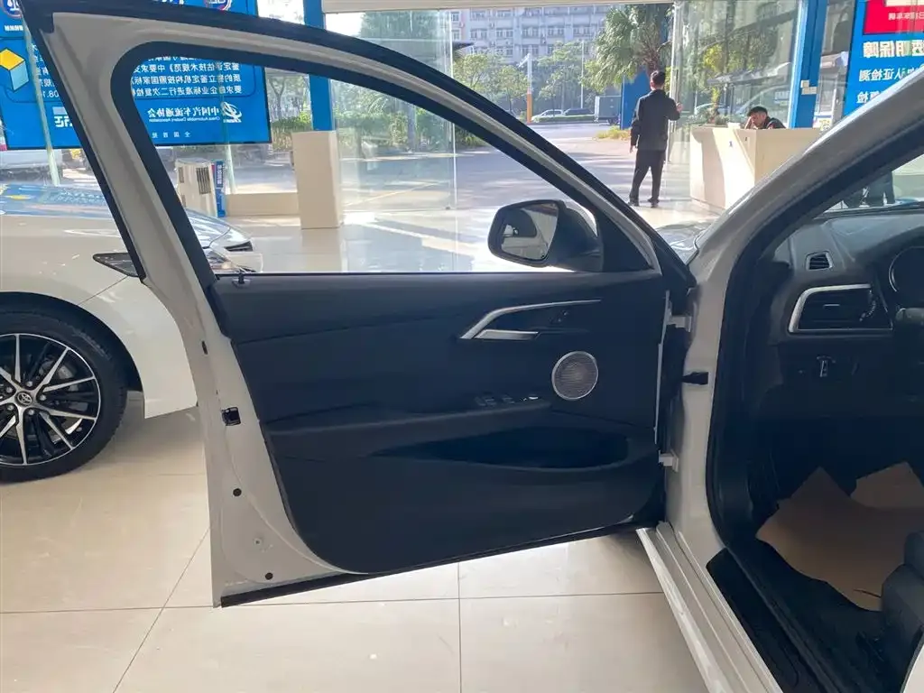 BMW 1 Series 2022 из CN, фото 5