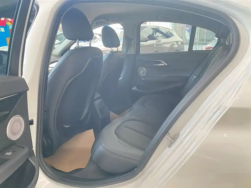 BMW 1 Series 2022 из CN, фото 4