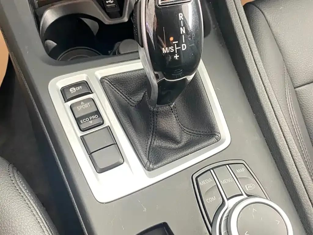 BMW 1 Series 2022 из CN, фото 6