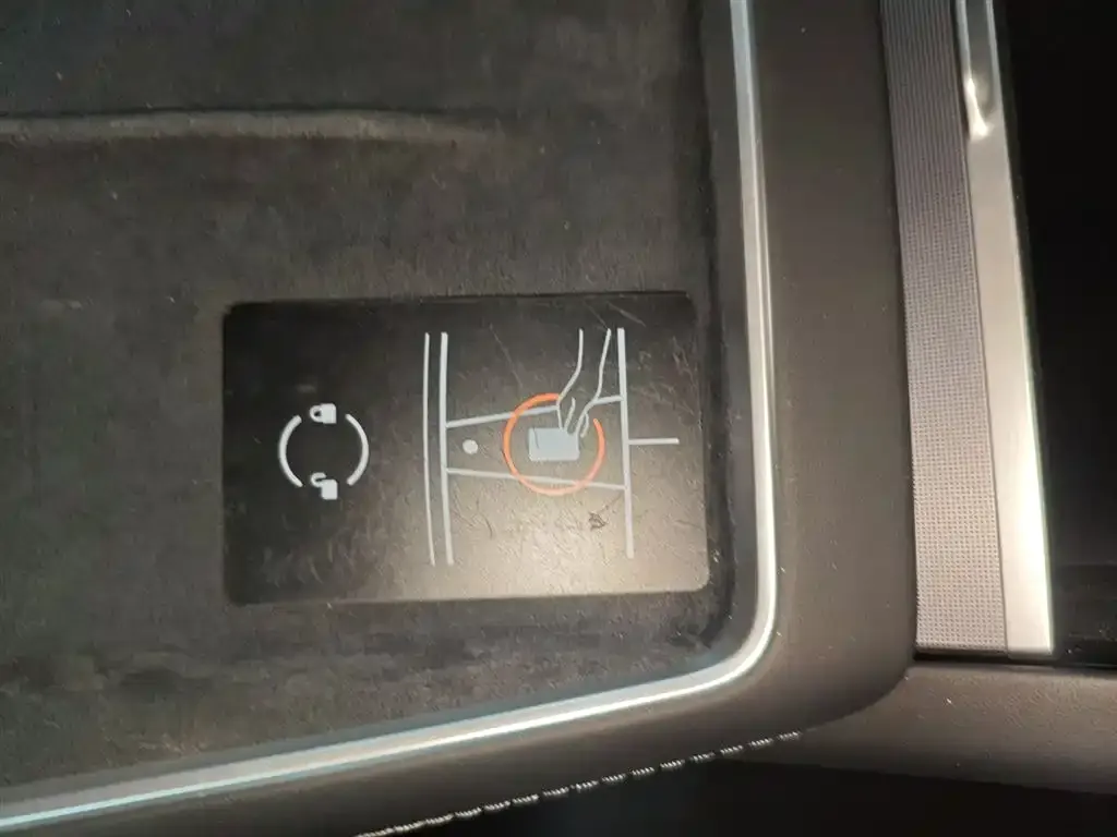 Tesla Model Y 2025 из CN, фото 6