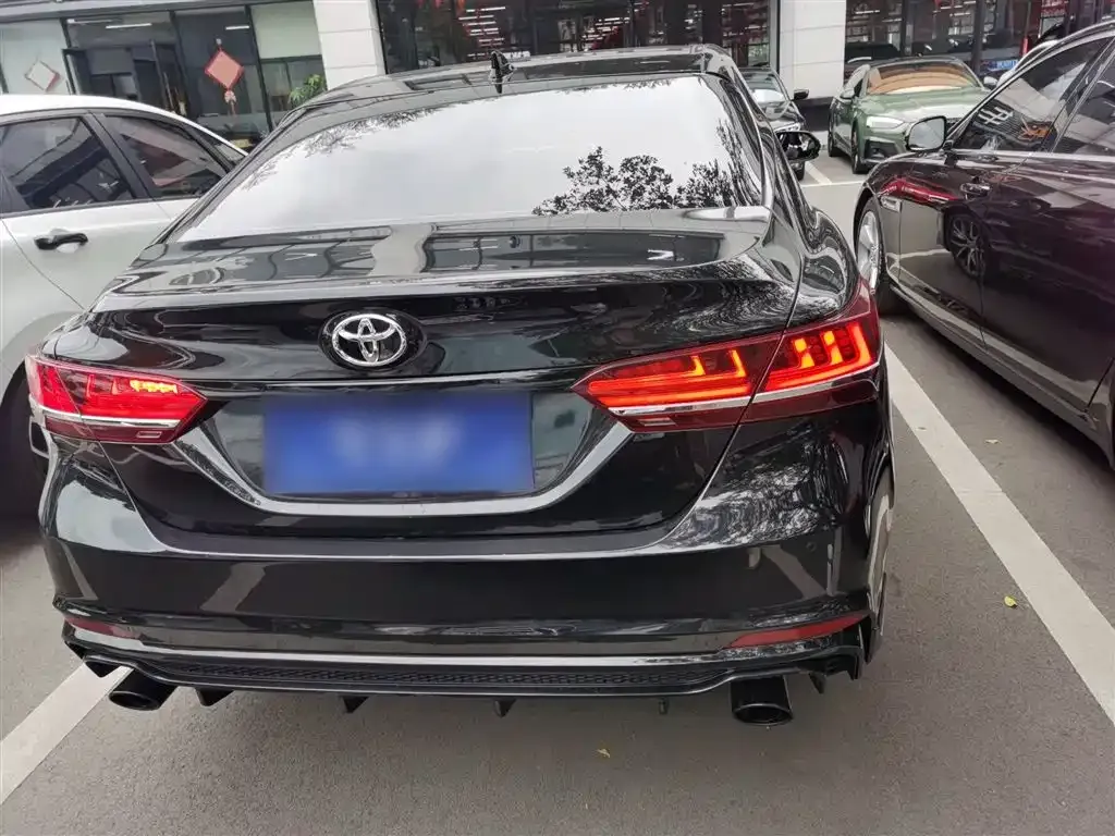 Toyota Camry 2022 из CN, фото 2